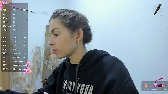 jessyegoldenn online show from October 30, 12:02 am