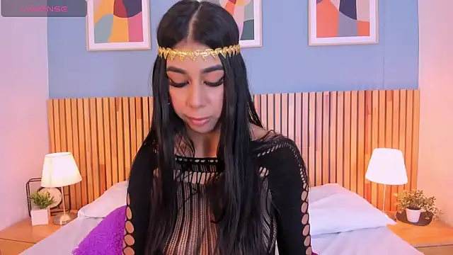 AnnieGibbyns online show from October 17, 8:45 pm