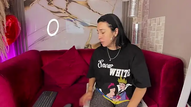 Bella williamss  online show from November 18, 7:48 pm