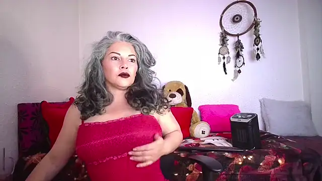 Victoria Lover online show from January 13, 4:51 am