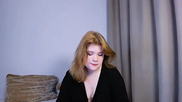 LaseyMoon online show from September 27, 12:23 pm