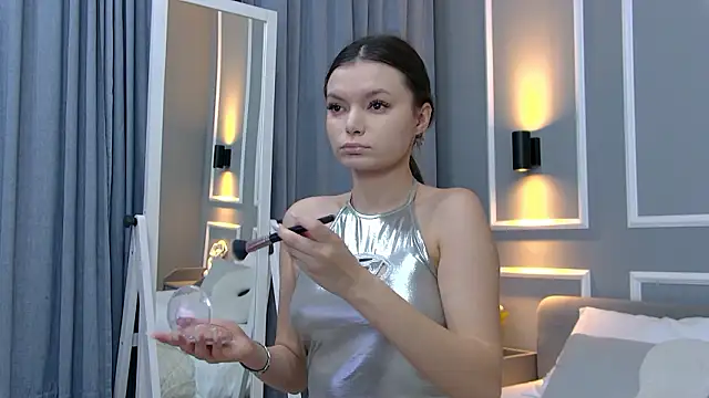 AsterQuinn online show from February 5, 3:48 pm