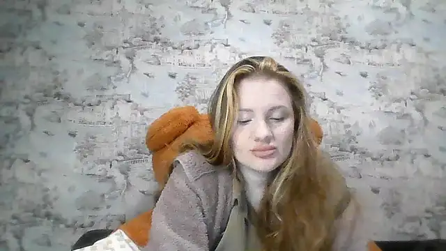 Eveline May online show from October 28, 3:29 pm