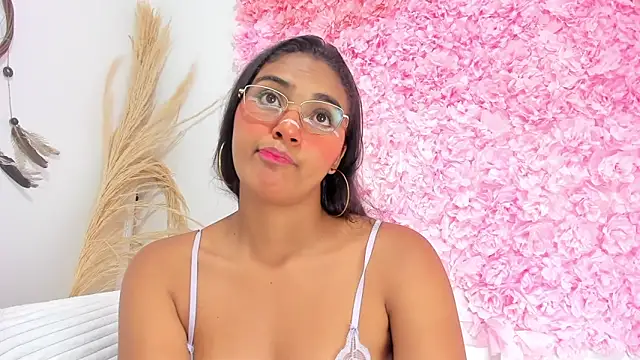 Melodymoore  online show from February 16, 9:36 pm