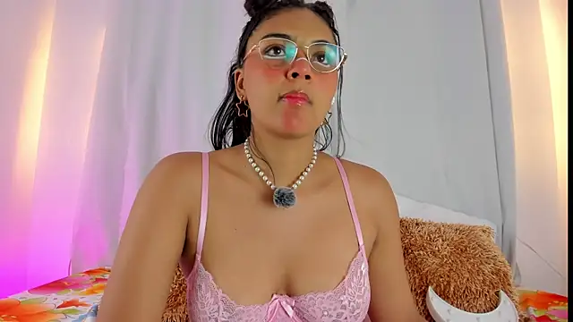 Melodymoore  online show from July 20, 1:08 am