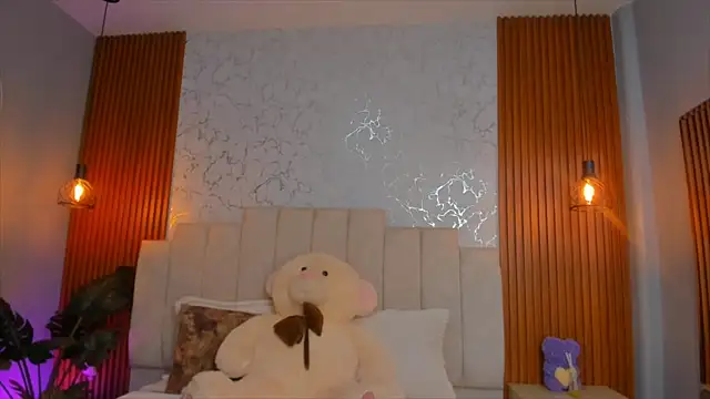 ScarlettWallace online show from April 23, 6:54 pm