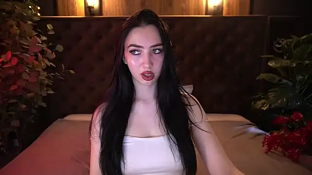 WildKittenX  online show from April 4, 5:50 am