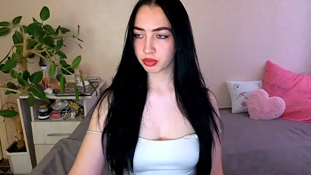 WildKittenX  online show from June 15, 4:12 am