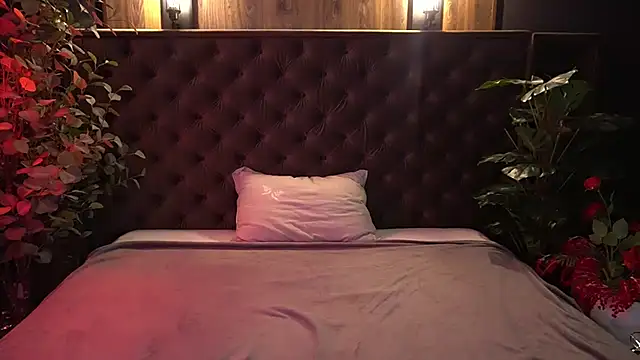 WildKittenX  online show from April 21, 5:47 am