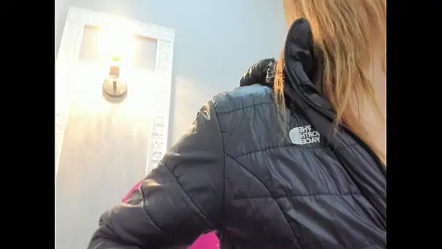 Bonniie 22 online show from January 14, 1:49 pm