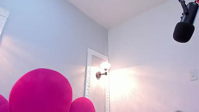 Snapshot of Bonniie_22 chatting on October 17, 5:16 pm Bonniie 22 online show from October 17, 5:16 pm