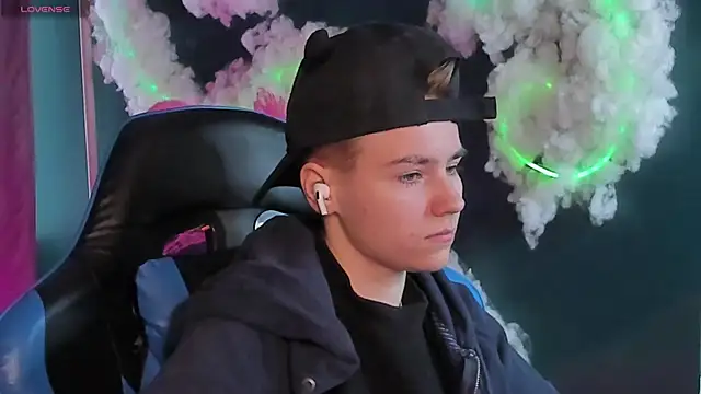 Jean Wilsons online show from April 23, 12:29 pm