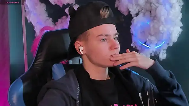 Jean Wilsons online show from April 23, 11:17 am