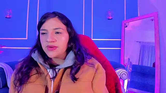 TaraTaylorr online show from January 6, 2:37 am