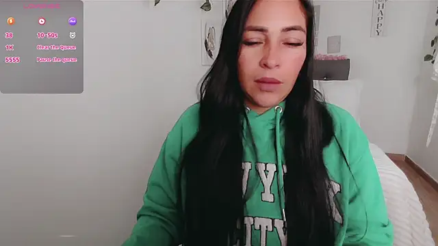 Snapshot of luna_lgomez_ chatting on September 18, 3:32 pm luna lgomez  online show from September 18, 3:32 pm