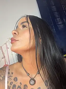 HotAlana  online show from April 19, 1:00 pm