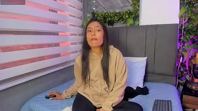 Fernanda liie  online show from November 10, 12:44 pm