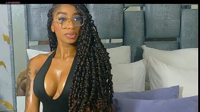 Angelesmith1 online show from March 6, 4:57 pm