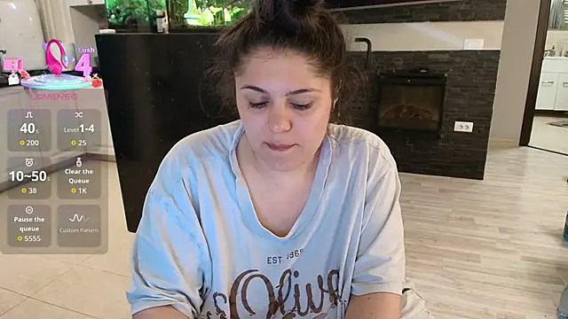 Layla- online show from April 26, 10:24 am