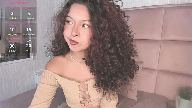 Snapshot of Marianna_Ray_ chatting on September 15, 8:27 pm Marianna Ray online show from September 15, 8:27 pm