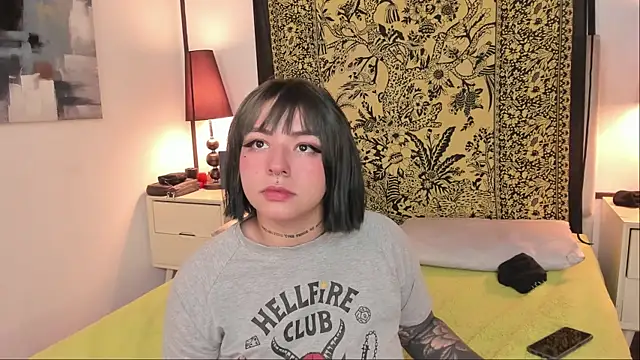 Aria and orien online show from November 5, 11:26 am