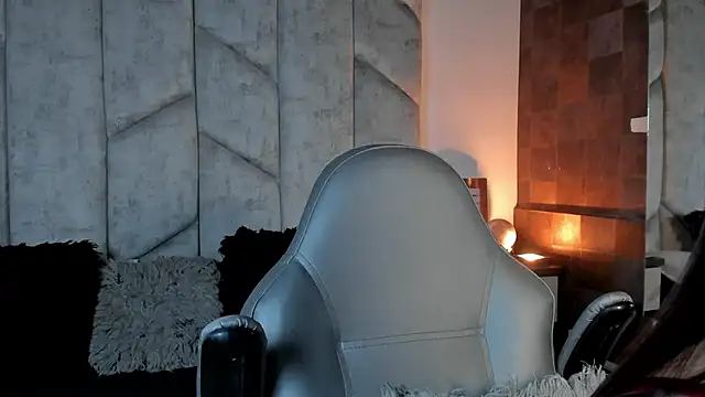 Snapshot of LunaSotto chatting on October 2, 9:53 pm LunaSotto online show from October 2, 9:53 pm