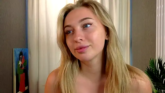 Snapshot of christie_luv chatting on October 9, 8:51 am christie luv online show from October 9, 8:51 am