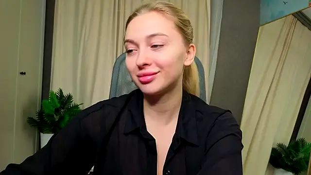 christie luv online show from December 5, 1:34 pm