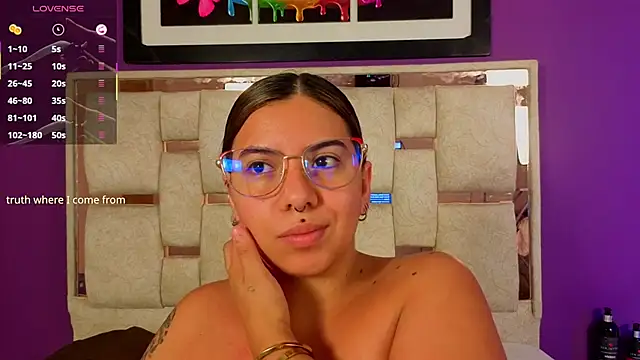 emilyy cooperr online show from April 17, 1:13 pm