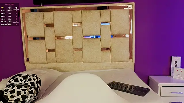 emilyy cooperr online show from April 27, 12:13 pm