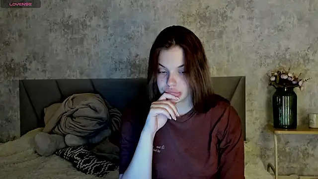 kitty Cathie online show from April 29, 5:04 pm