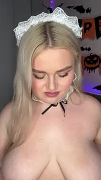 April Vancee online show from October 28, 3:40 pm