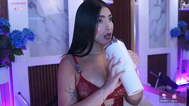 JulesBenett online show from April 27, 12:24 pm