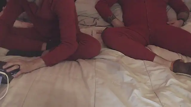 weknowourworth6999 online show from October 2, 3:33 am