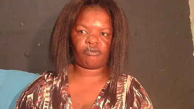 ebony rose11 online show from April 9, 7:30 pm