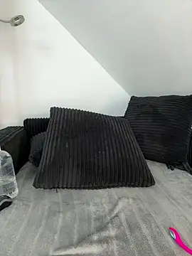 SpicyKylieFoxx online show from April 23, 12:29 pm