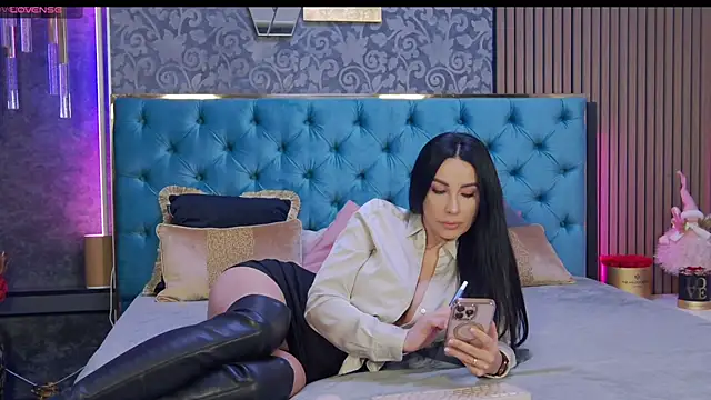 Snapshot of Vanessao1 chatting on October 12, 2:08 pm Vanessao1 online show from October 12, 2:08 pm