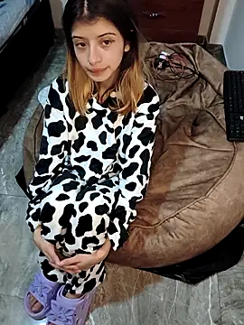 KratosAfroditacs online show from April 23, 8:00 am