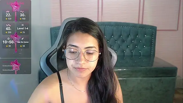 Snapshot of alexa_romero_t chatting on October 6, 11:38 am alexa romero t online show from October 6, 11:38 am