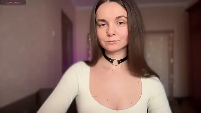 lanaloulou online show from April 24, 2:42 pm