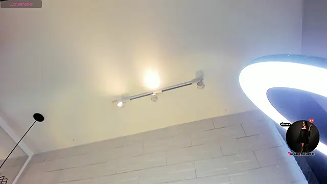 jade heartt online show from December 19, 7:28 pm