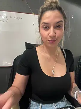 Isabella Varella online show from December 19, 1:36 pm