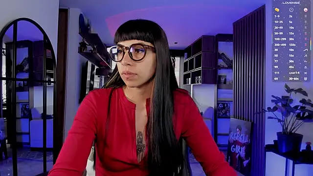 Saraa Desiree online show from February 12, 9:16 pm