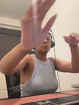 Melia Rayne online show from April 27, 12:24 pm