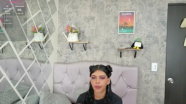 Devil AliceXo online show from April 10, 9:10 pm