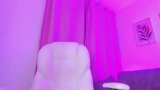 gaaby foxx online show from April 18, 8:09 pm