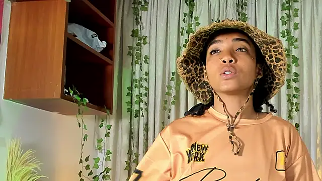 SarahLynn7 online show from February 15, 10:53 pm