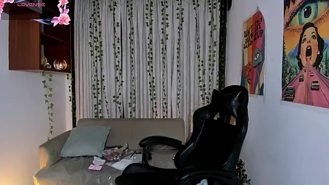 SarahLynn7 online show from November 18, 11:37 pm