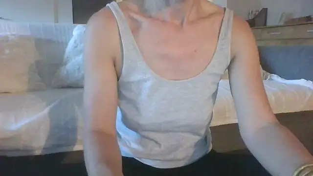 Valentinette online show from April 21, 5:25 am