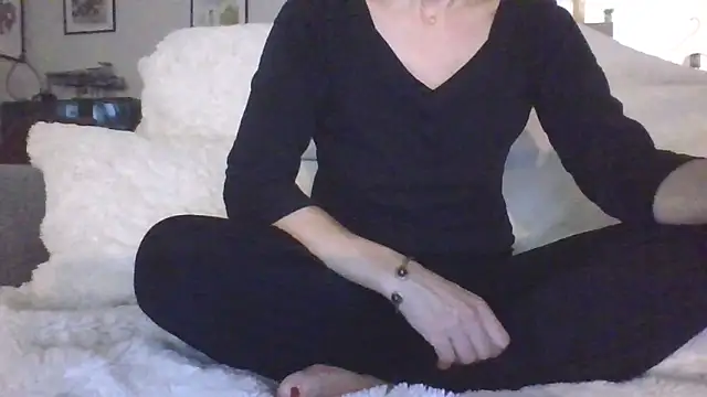 Valentinette online show from January 5, 8:01 pm